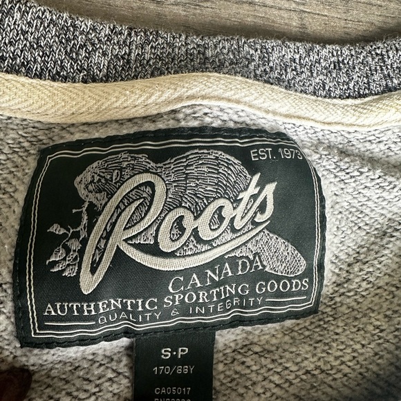 Women’s Roots Salt & Pepper Grey Crewneck Small - Picture 4 of 9